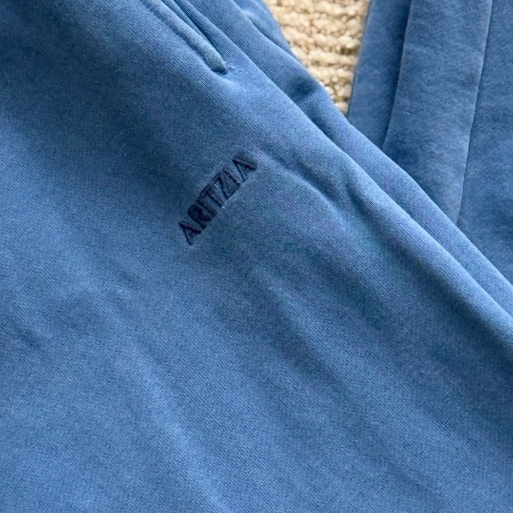 Aritzia Hoodie and Sweatpants - Picture 5 of 10